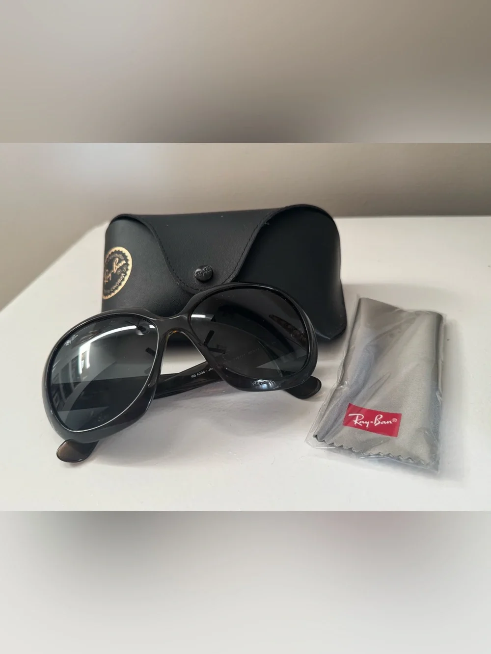 Ray-Ban Jackie Ohh II - Polished Light Havana Frame & Green Solid Classic Lens